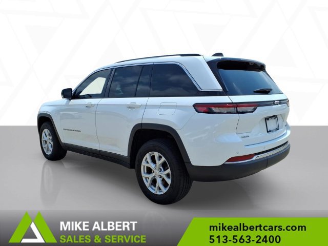 Used 2023 Jeep Grand Cherokee Limited w/ Luxury Tech Group II AWD/4WD image 5