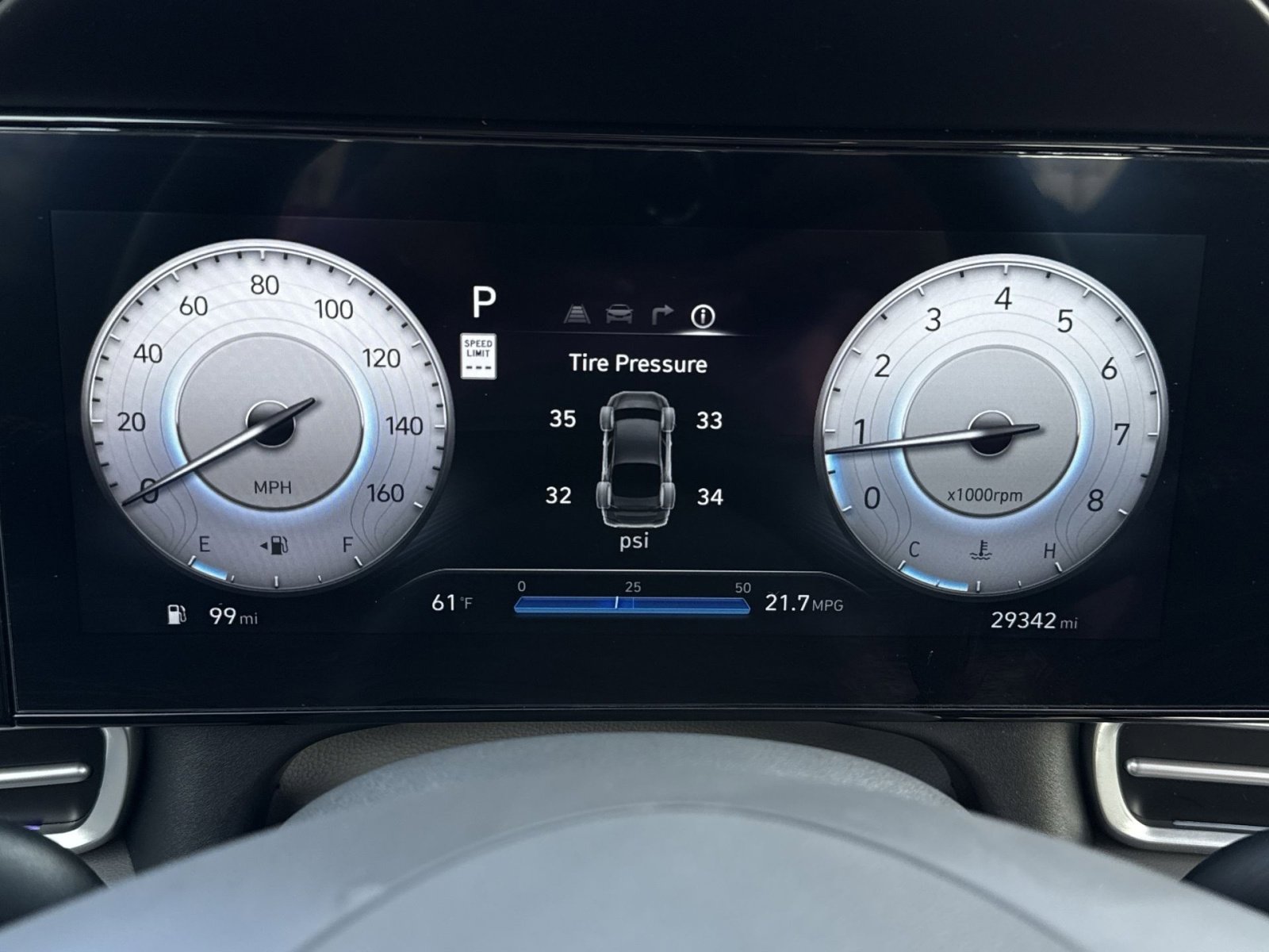 Certified 2025 Hyundai Elantra SEL image 17