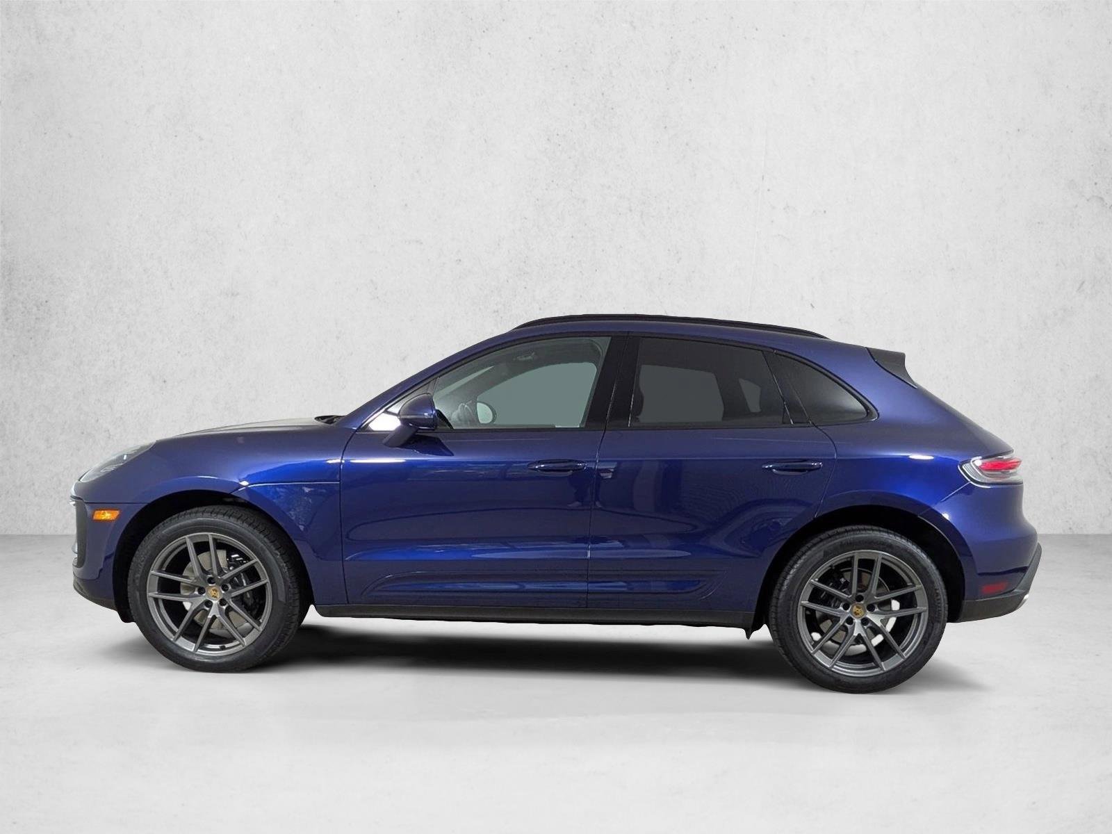 Certified 2023 Porsche Macan S AWD/4WD image 2
