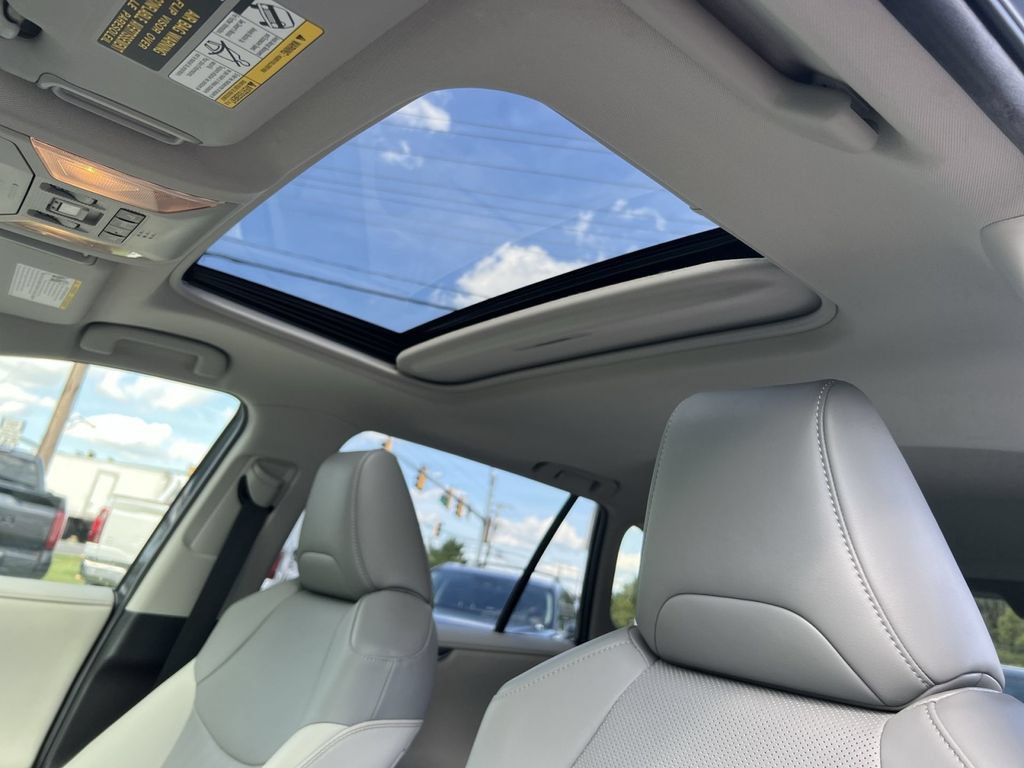 Used 2020 Toyota RAV4 Limited AWD/4WD image 24
