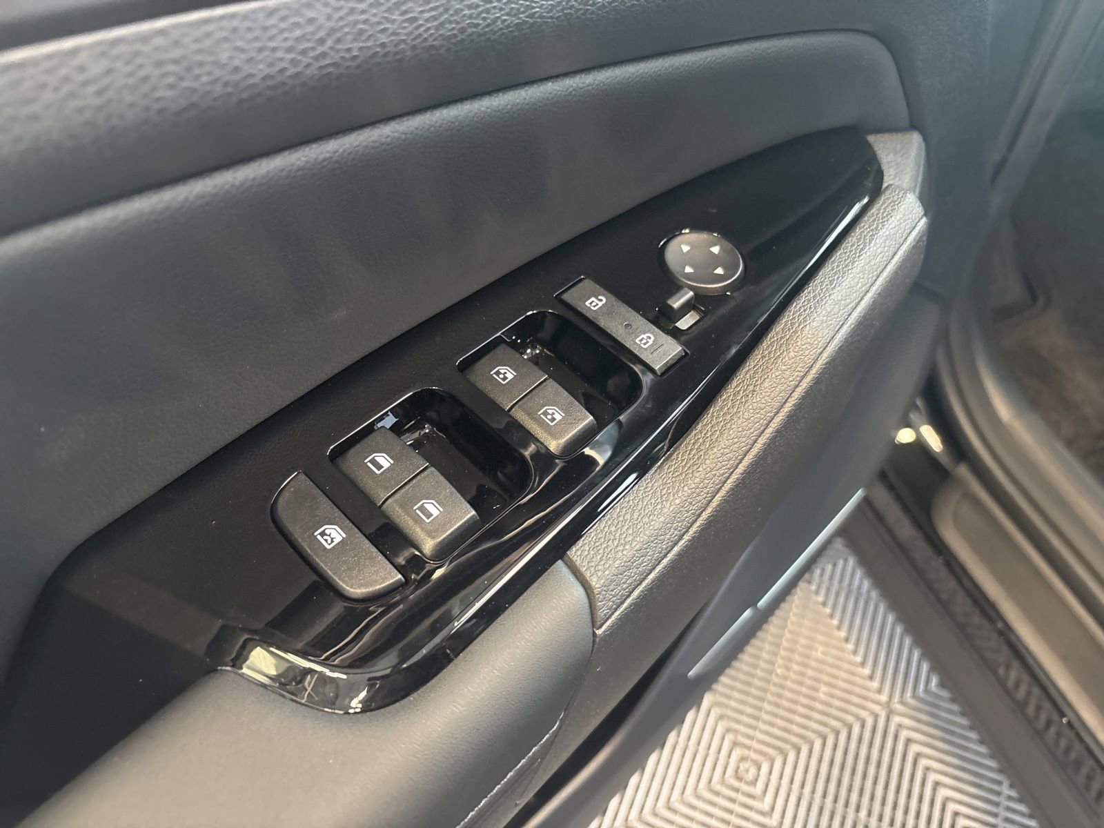 New 2025 Kia Sportage EX w/ EX Premium Package image 16