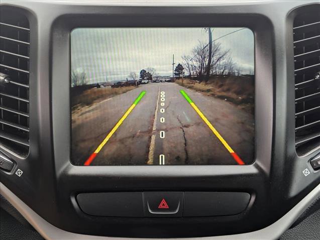 Used 2017 Jeep Cherokee Trailhawk image 13