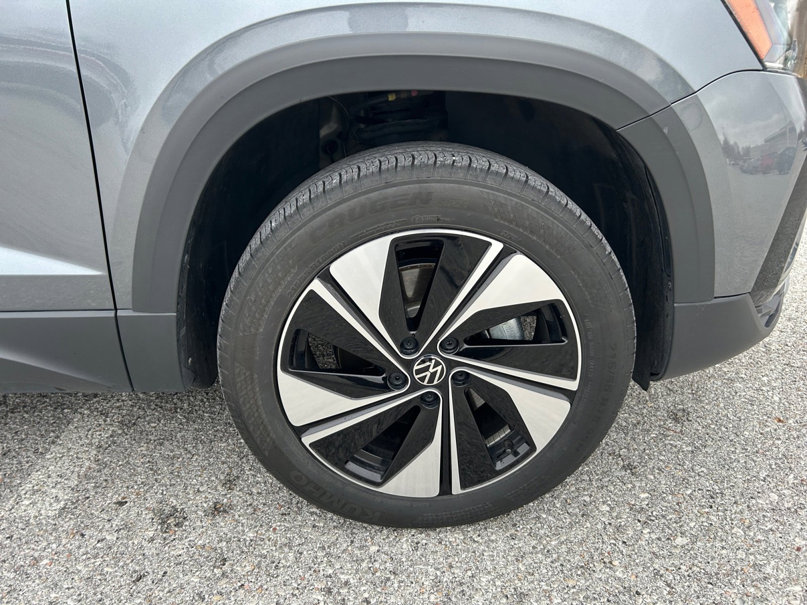 Used 2024 Volkswagen Taos SE image 19