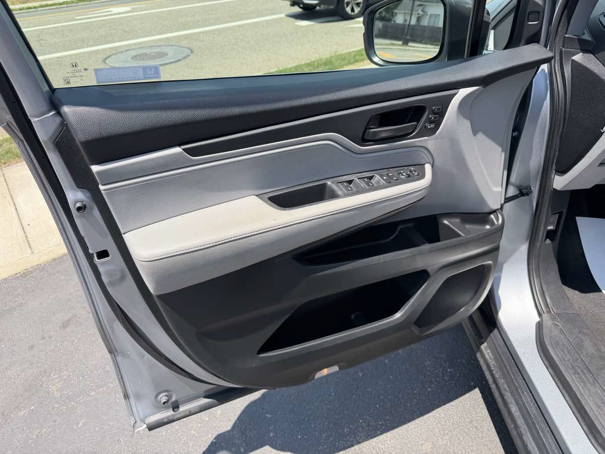 Used 2019 Honda Odyssey EX-L image 11