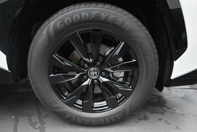 Used 2026 Toyota RAV4 SE AWD/4WD image 16
