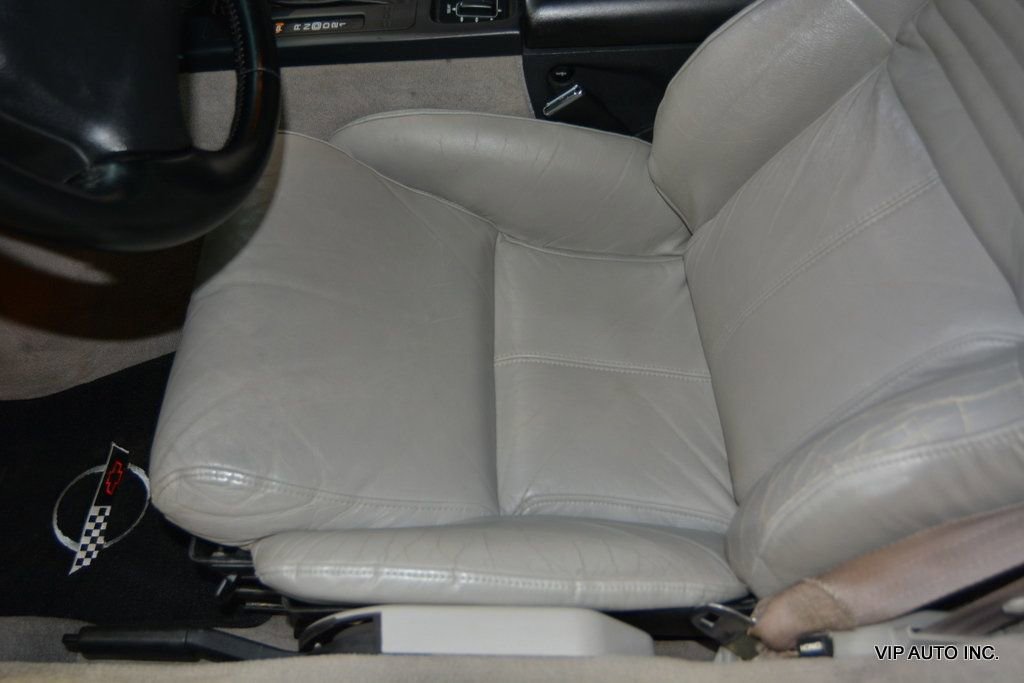 Used 1994 Chevrolet Corvette Coupe image 15