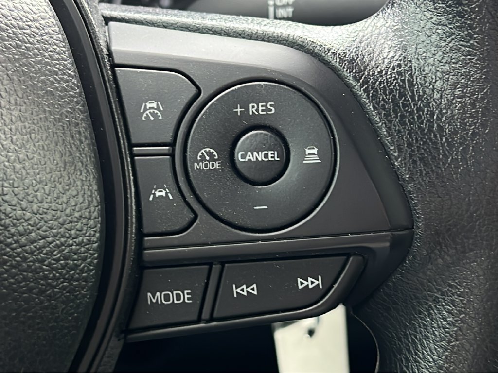 Used 2025 Toyota Corolla LE FWD image 22