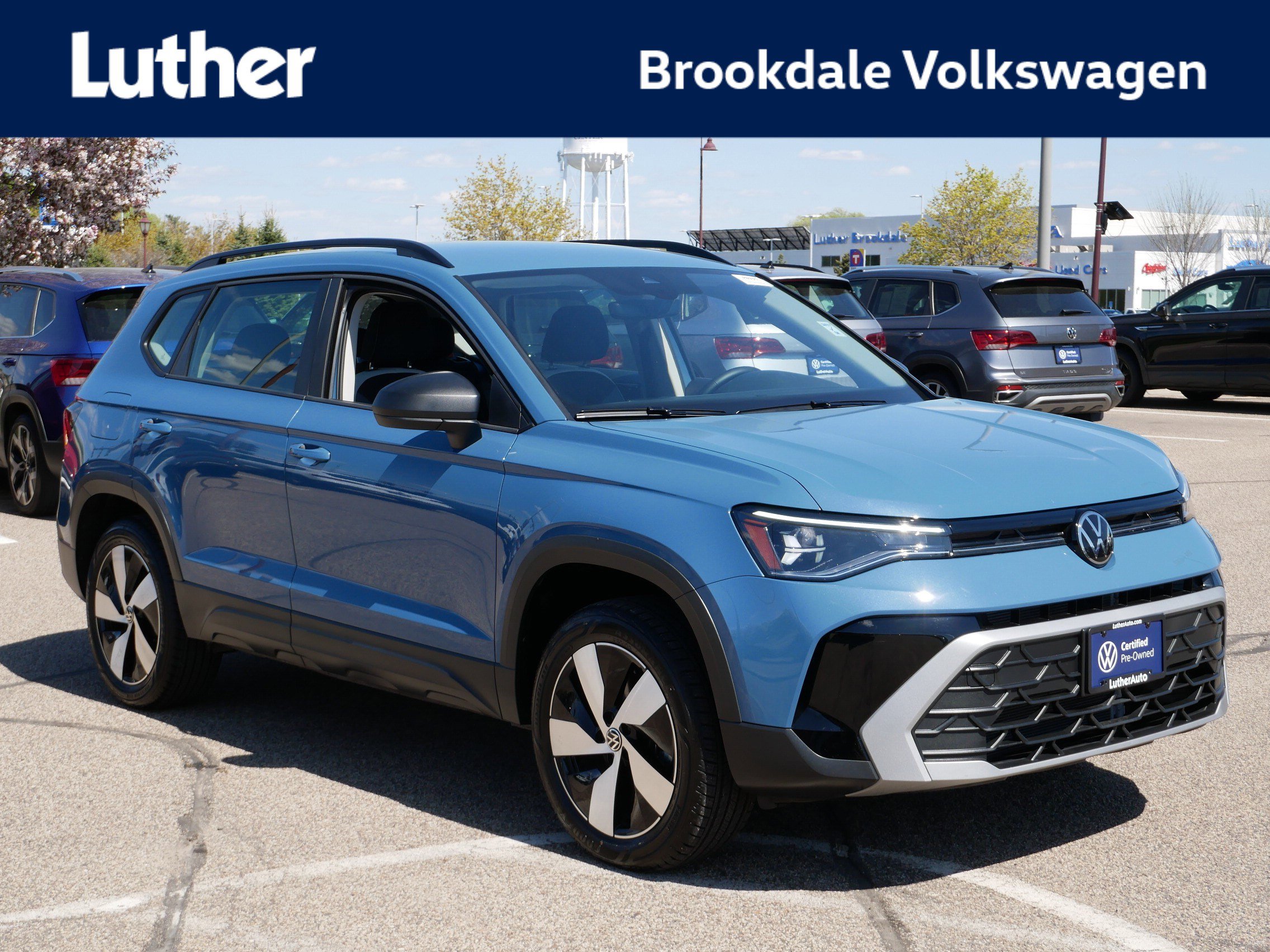 Certified 2025 Volkswagen Taos S AWD/4WD image 1