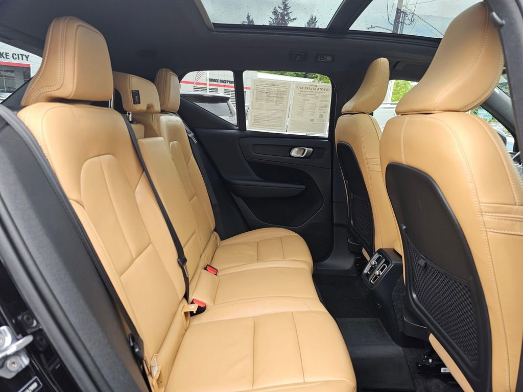 Used 2020 Volvo XC40 T5 Momentum AWD/4WD image 12