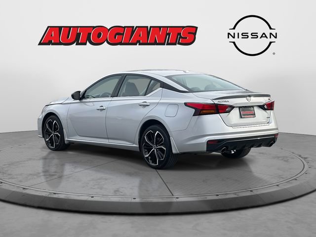 Used 2023 Nissan Altima 2.5 SR w/ SR Premium Package image 5