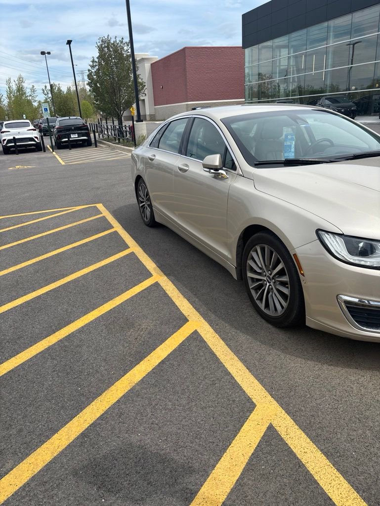 Used 2017 Lincoln MKZ Select w/ Technology Package FWD image 3