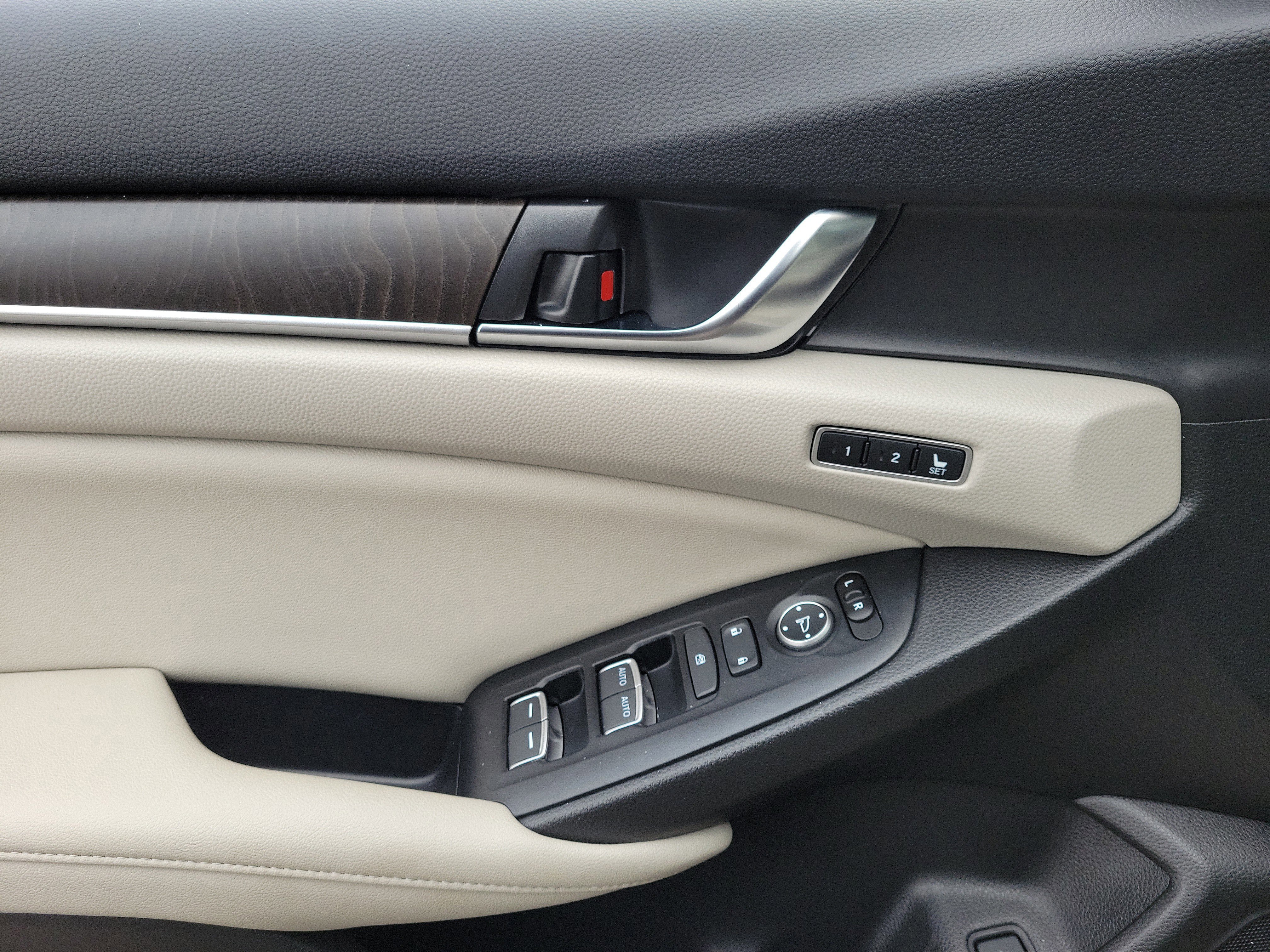 Used 2019 Honda Accord EX-L image 17