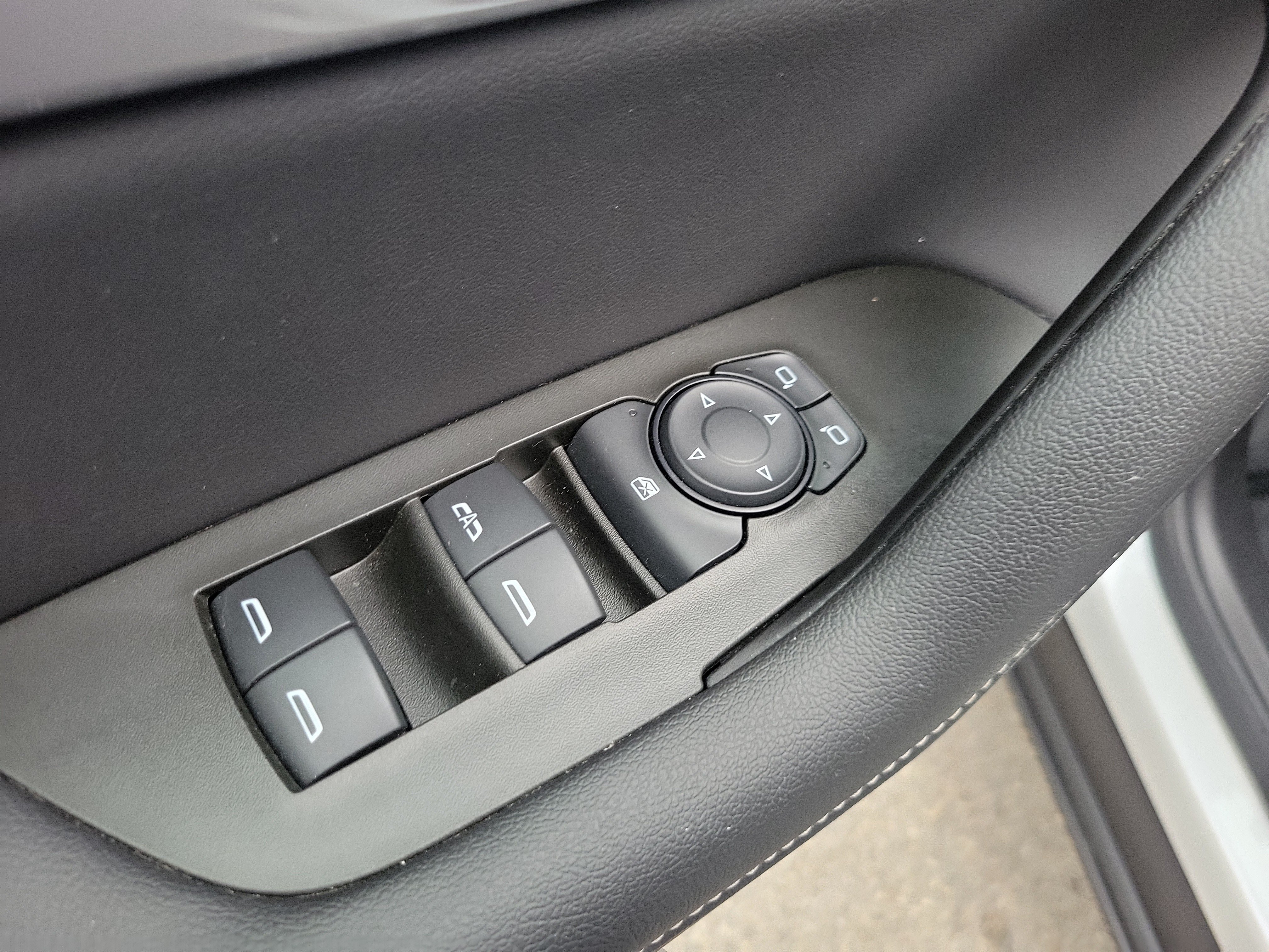 Used 2024 Chevrolet Blazer LT w/ Convenience Package FWD image 23