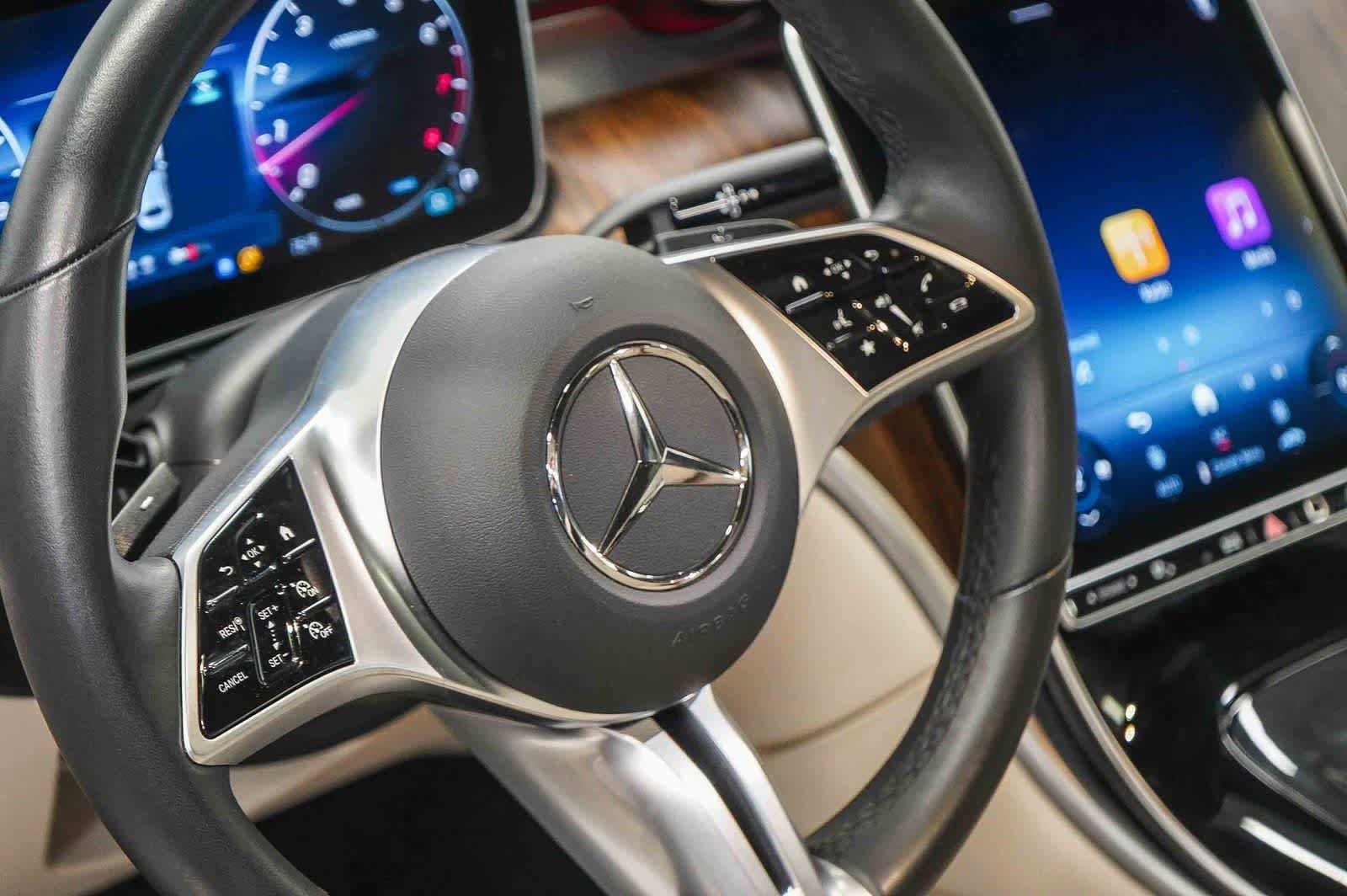 Used 2025 Mercedes-Benz C 300 4MATIC Sedan image 21
