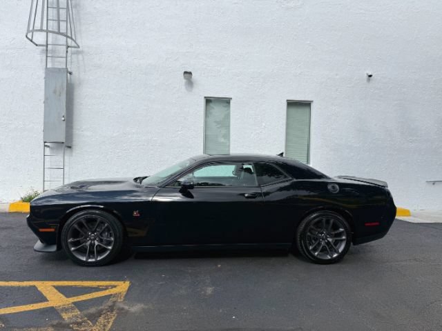 Used 2022 Dodge Challenger R/T Scat Pack w/ Plus Package RWD image 2