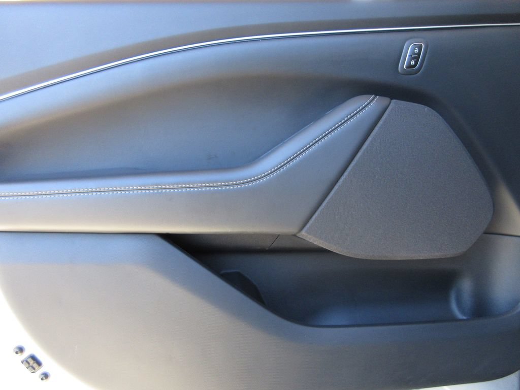 Used 2023 Ford Mustang Mach-E Select RWD image 10