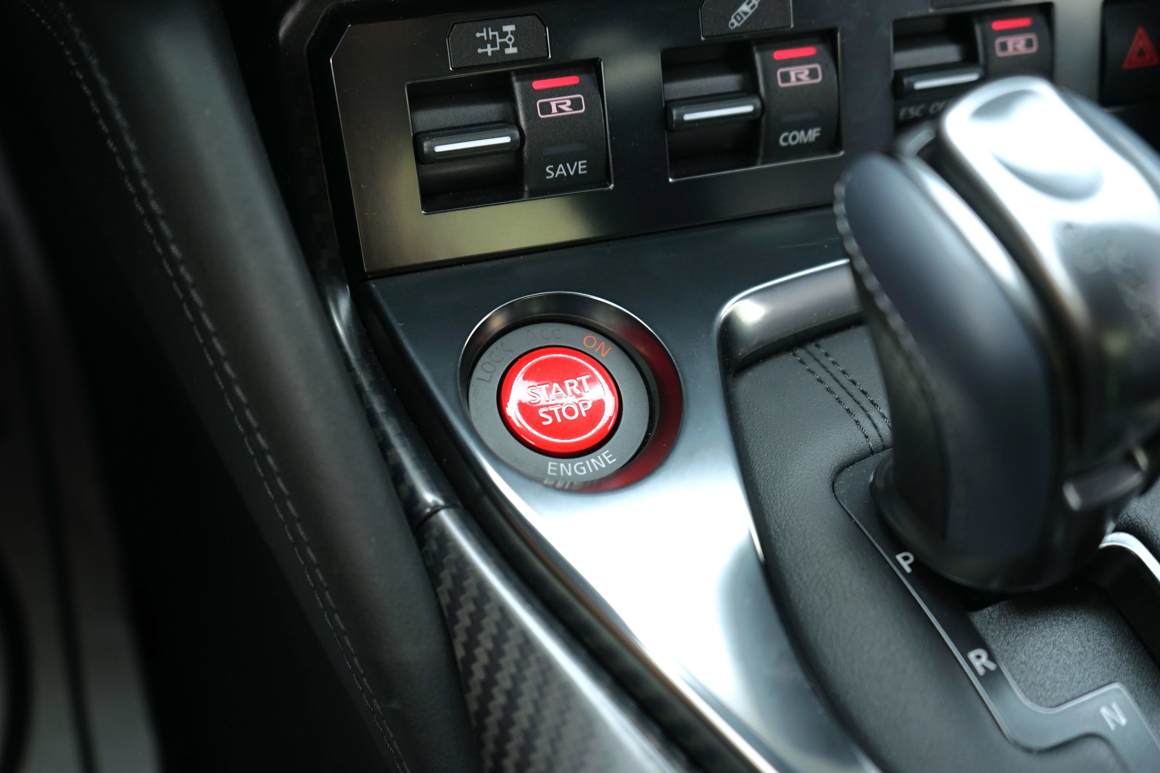 Used 2020 Nissan GT-R Premium AWD/4WD image 34