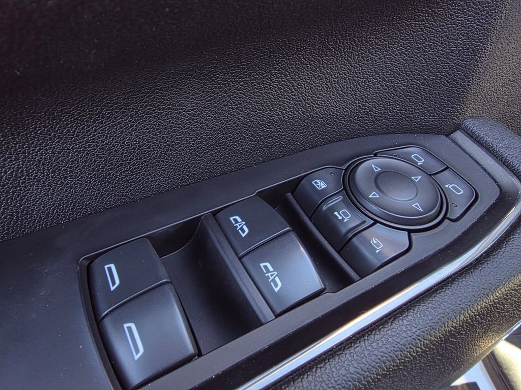 Used 2024 GMC Sierra 2500 AT4 w/ Technology Package AWD/4WD image 12