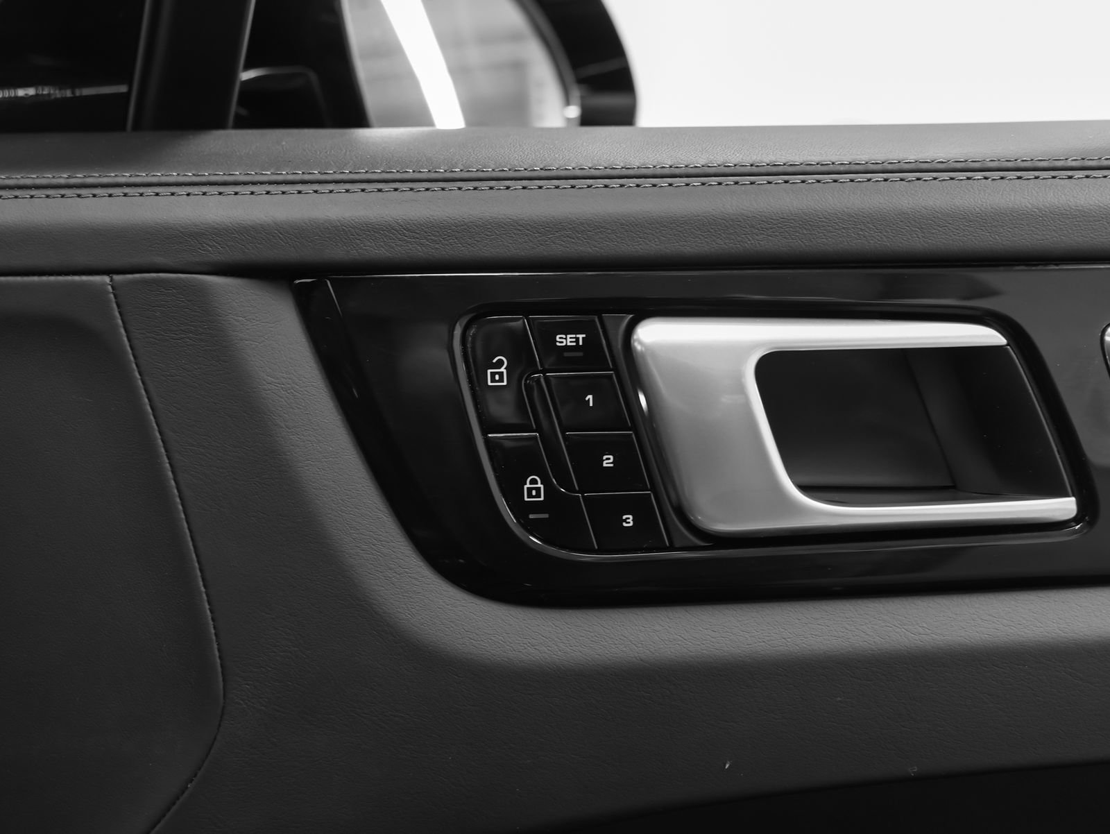 Certified 2021 Porsche Cayenne GTS AWD/4WD image 21