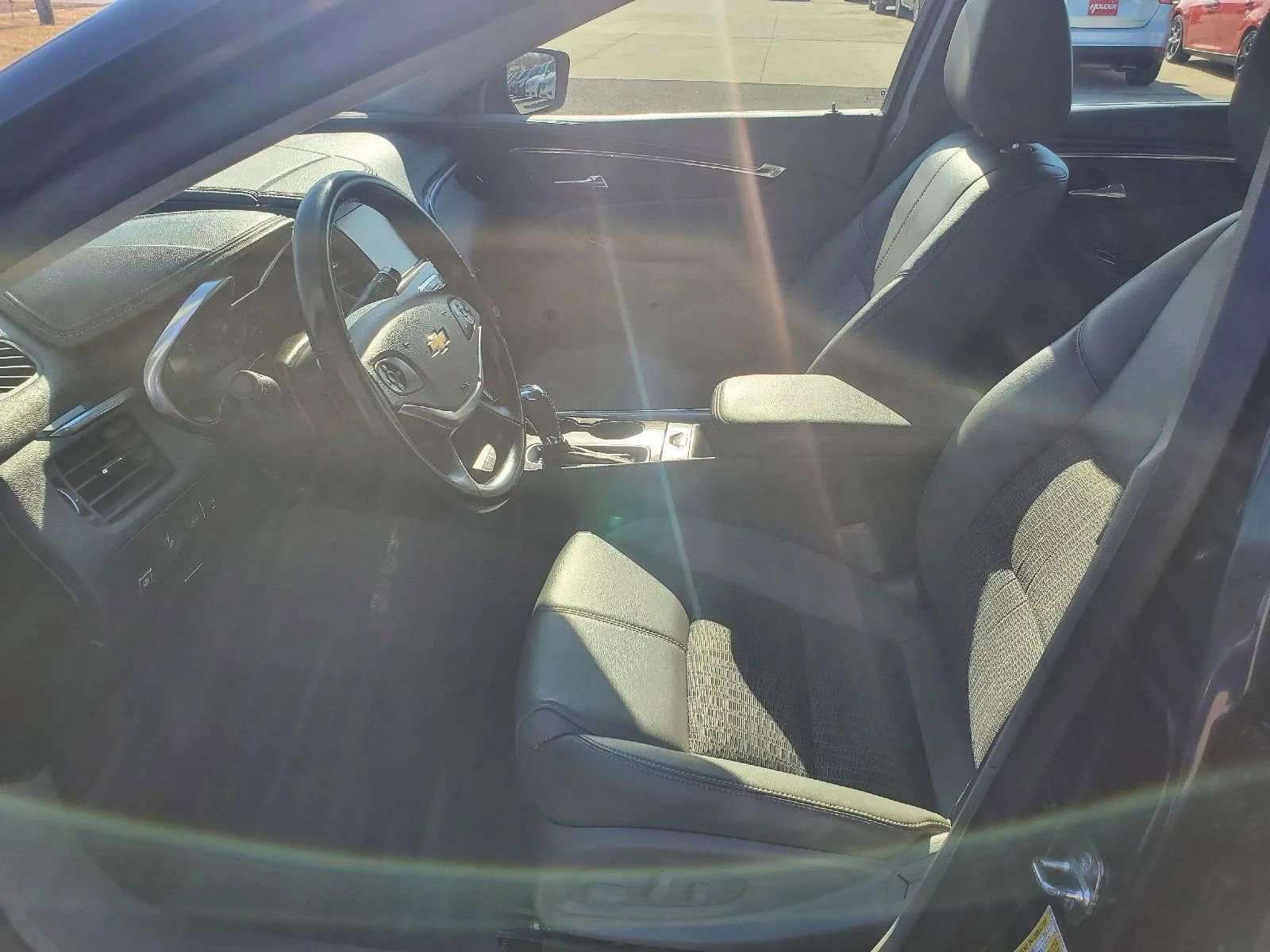 Used 2015 Chevrolet Impala LT w/ Convenience Package image 10