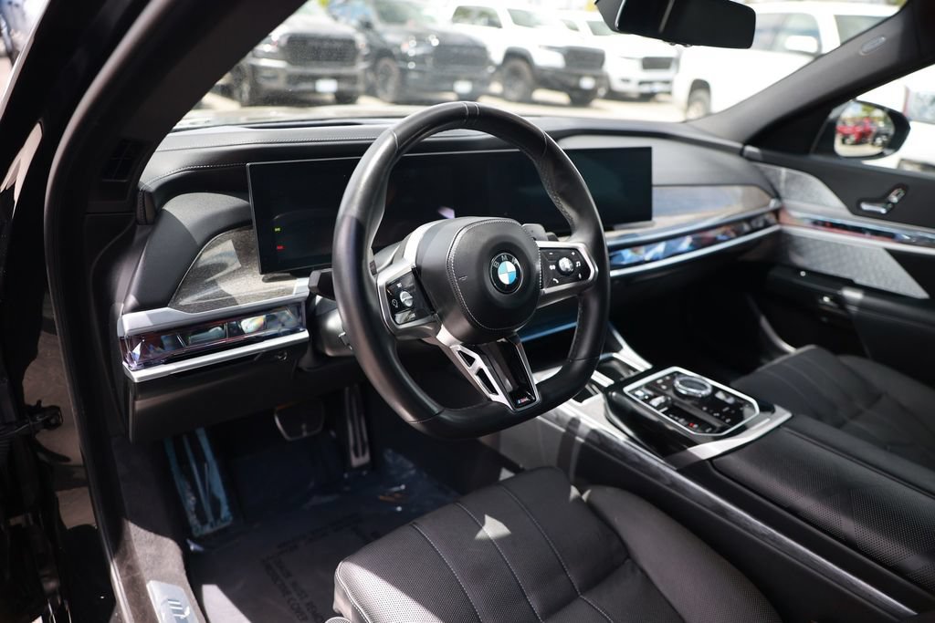 Used 2023 BMW 760i xDrive AWD/4WD image 15