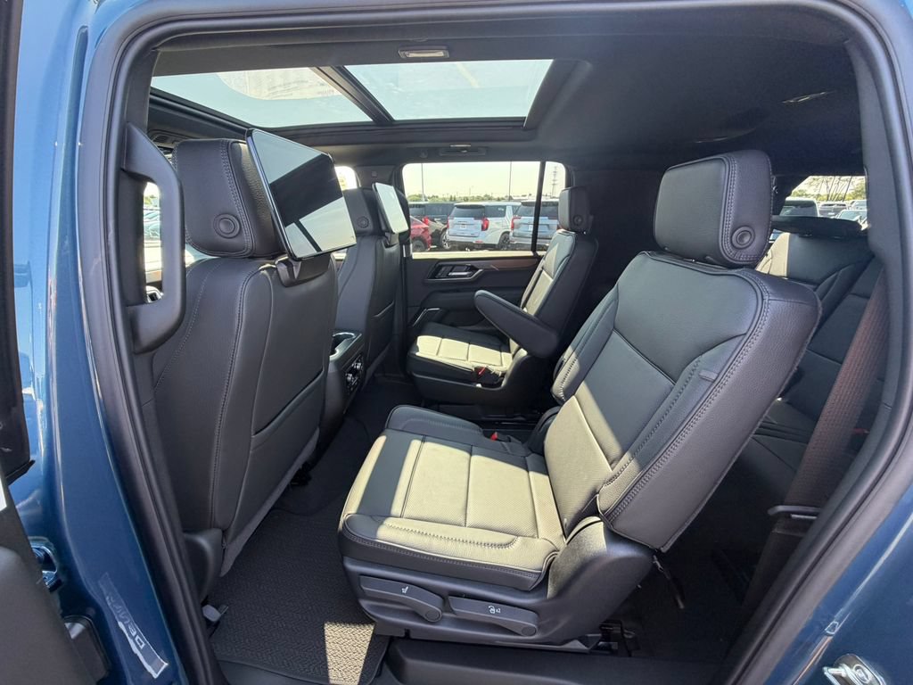 New 2026 GMC Yukon XL Denali w/ Denali Reserve Package AWD/4WD image 37