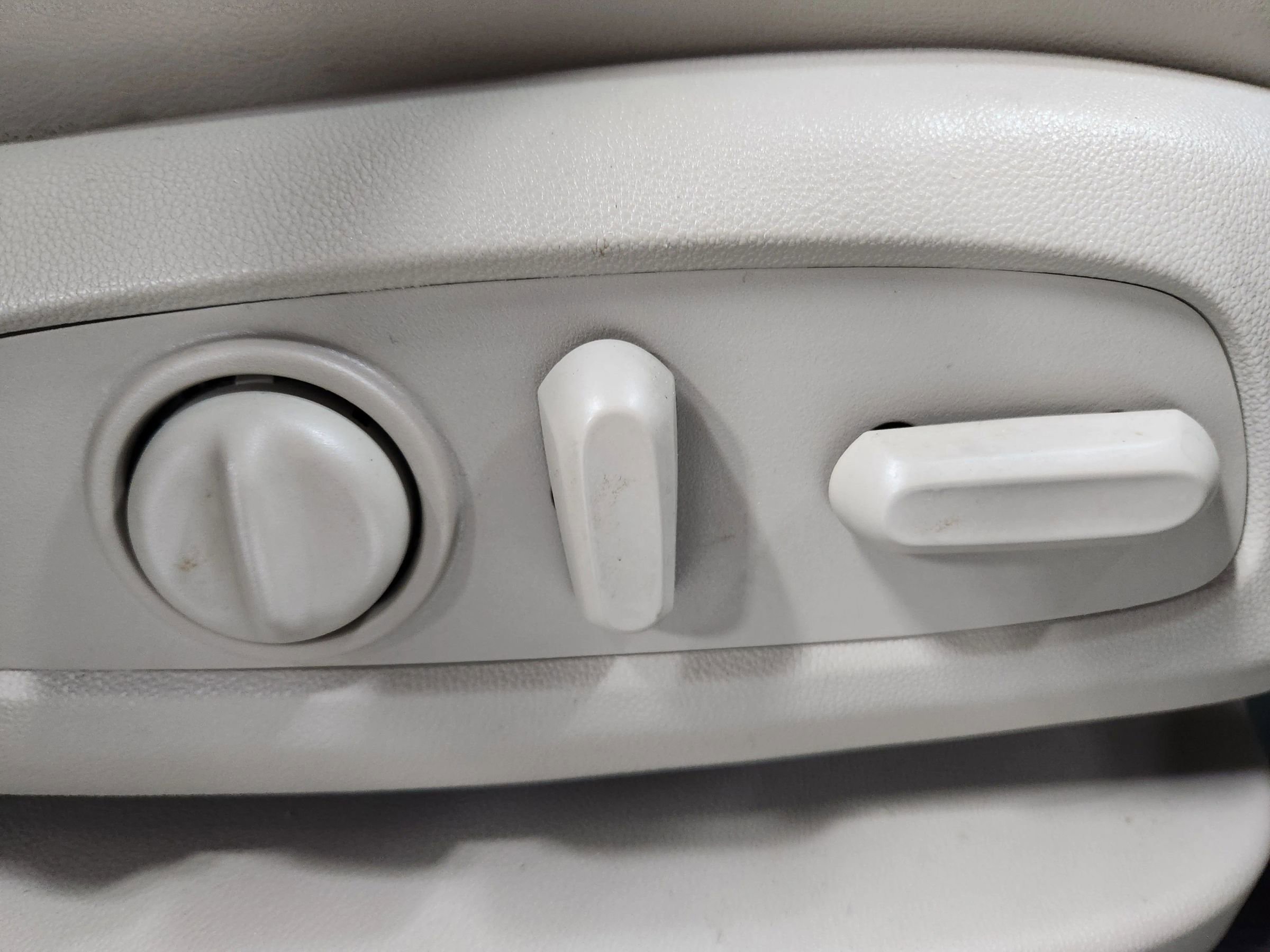 Used 2019 Buick Enclave Essence image 28