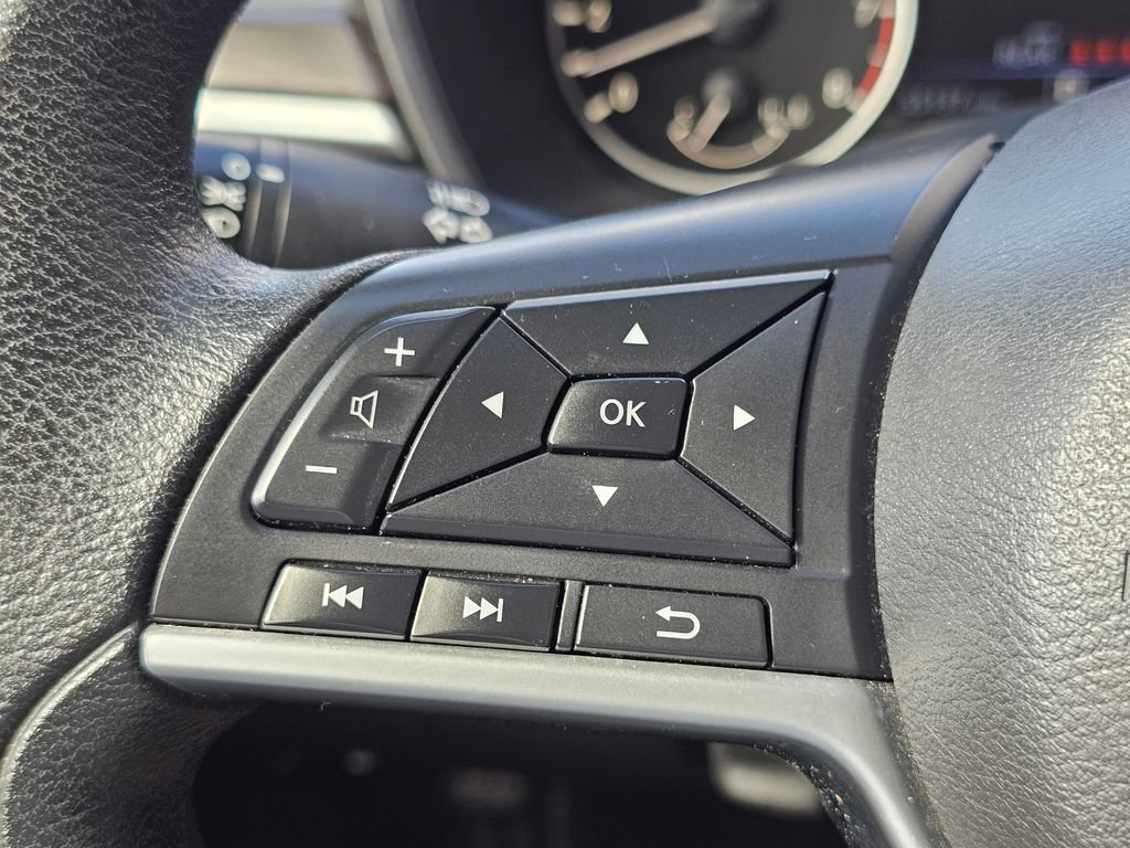 Used 2024 Nissan Altima 2.5 SV FWD image 25
