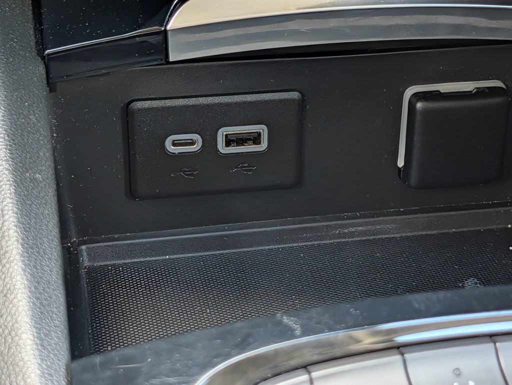 Used 2021 Buick Envision Essence AWD/4WD image 25