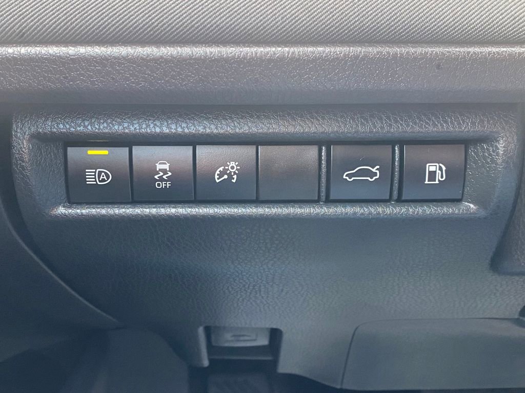 Used 2025 Toyota Camry LE FWD image 25