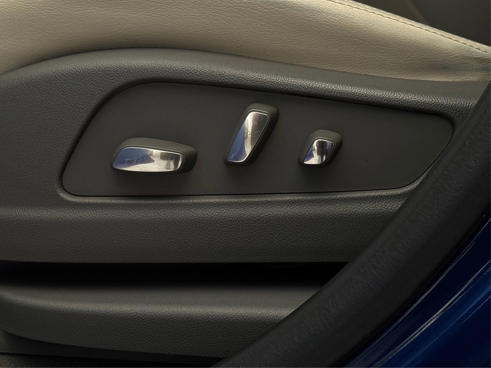 Certified 2024 Cadillac XT5 Premium Luxury image 31