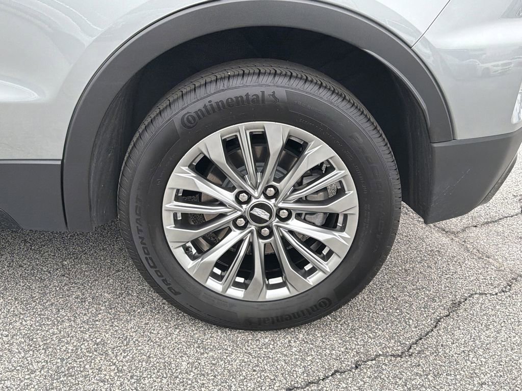 Used 2025 Cadillac XT4 Premium Luxury image 16