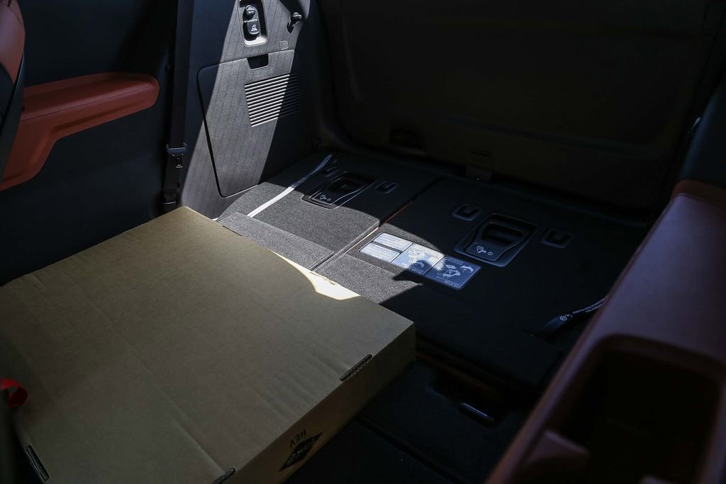 Certified 2025 Kia Carnival SX Prestige FWD image 18