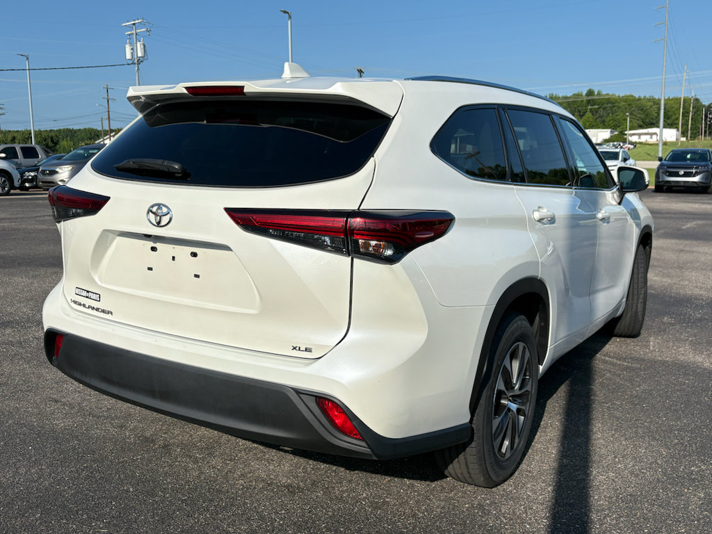Used 2021 Toyota Highlander XLE FWD image 7