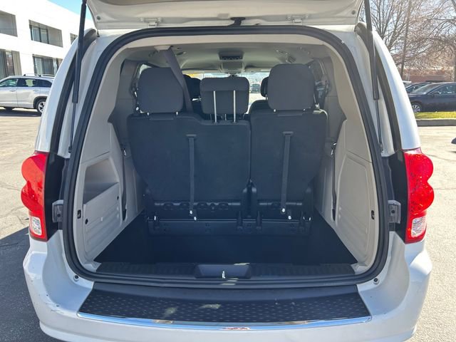 Used 2019 Dodge Grand Caravan SE w/ UConnect Hands-Free Group image 19