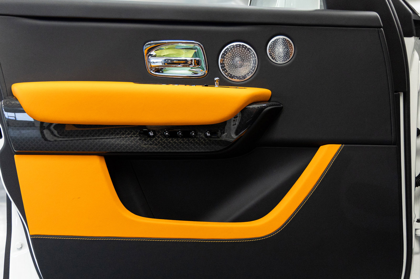 New 2026 Rolls-Royce Cullinan Black Badge image 24