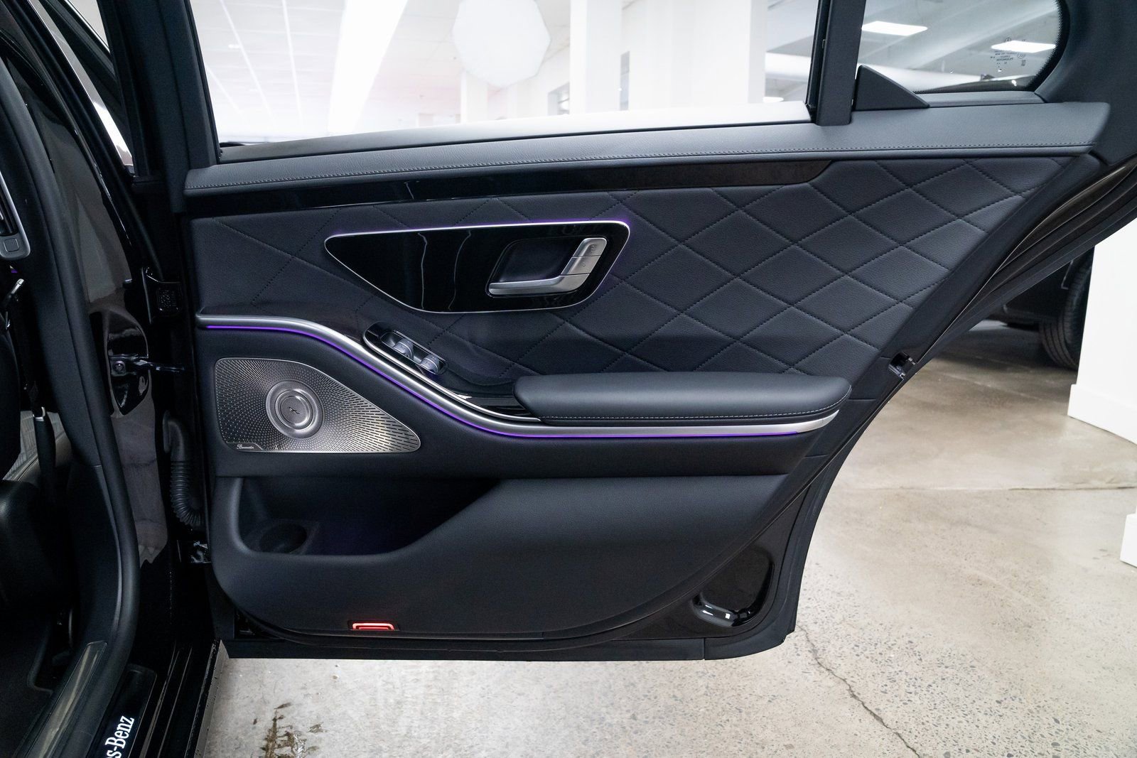 Used 2023 Mercedes-Benz S 580 4MATIC Sedan image 22