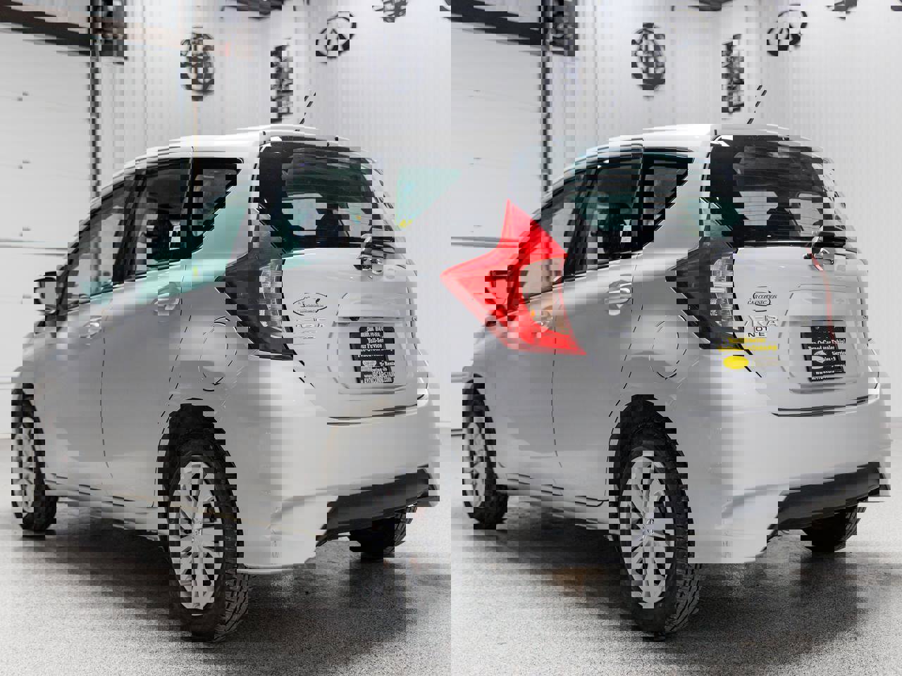 Used 2019 Nissan Versa Note SV image 4