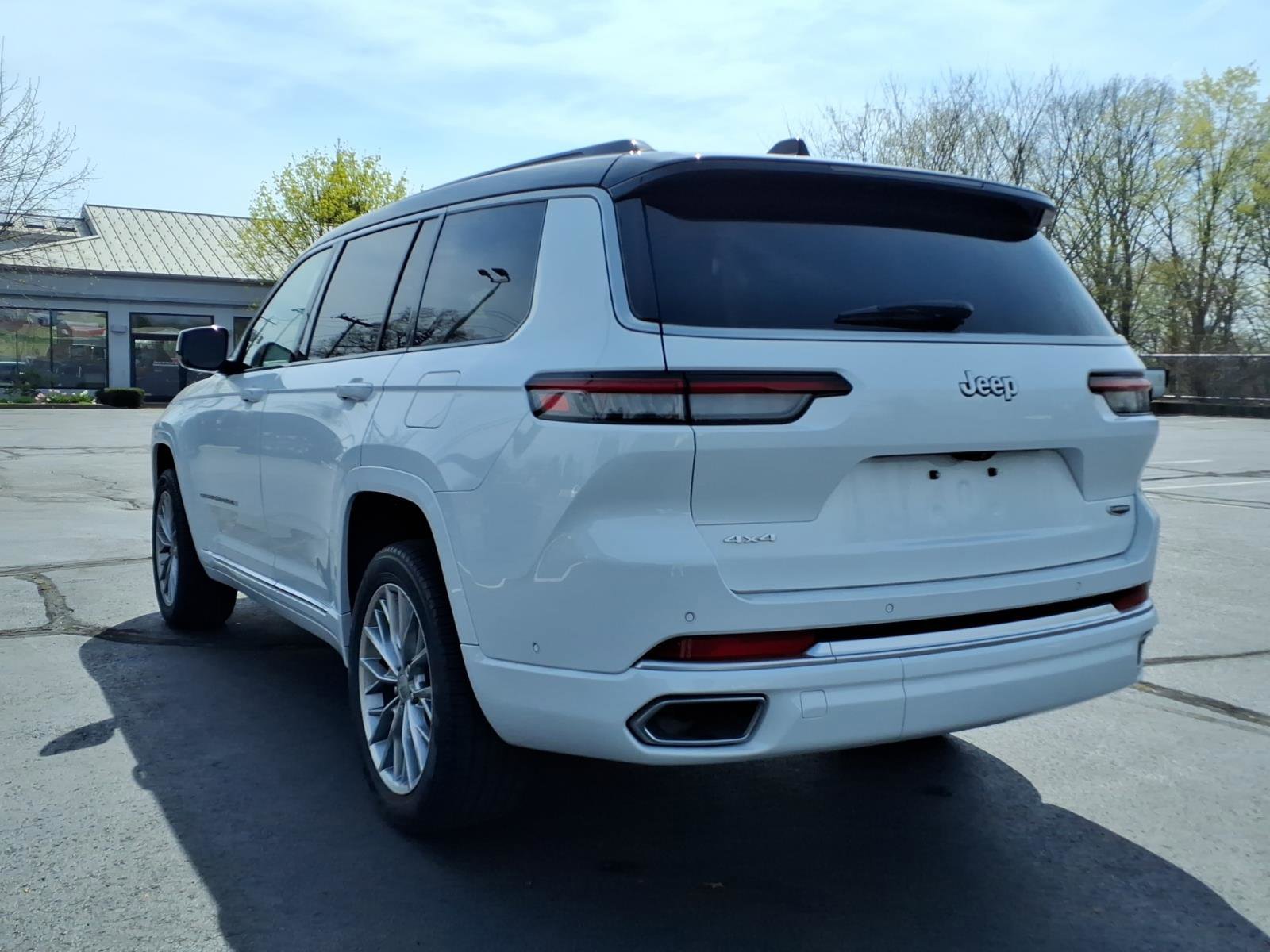 Certified 2024 Jeep Grand Cherokee L Summit AWD/4WD image 6