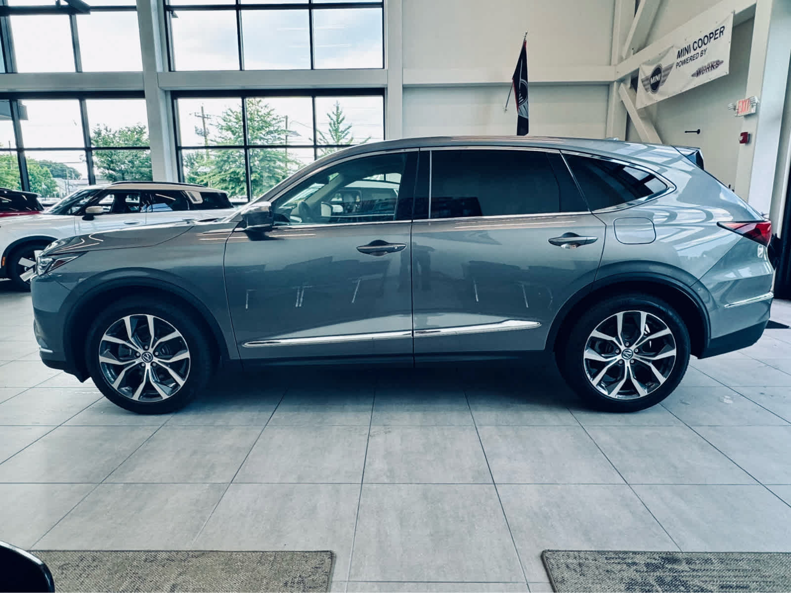 Used 2024 Acura MDX SH-AWD w/ Technology Package image 10