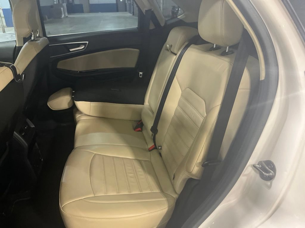 Used 2016 Ford Edge SEL w/ Equipment Group 201A AWD/4WD image 14