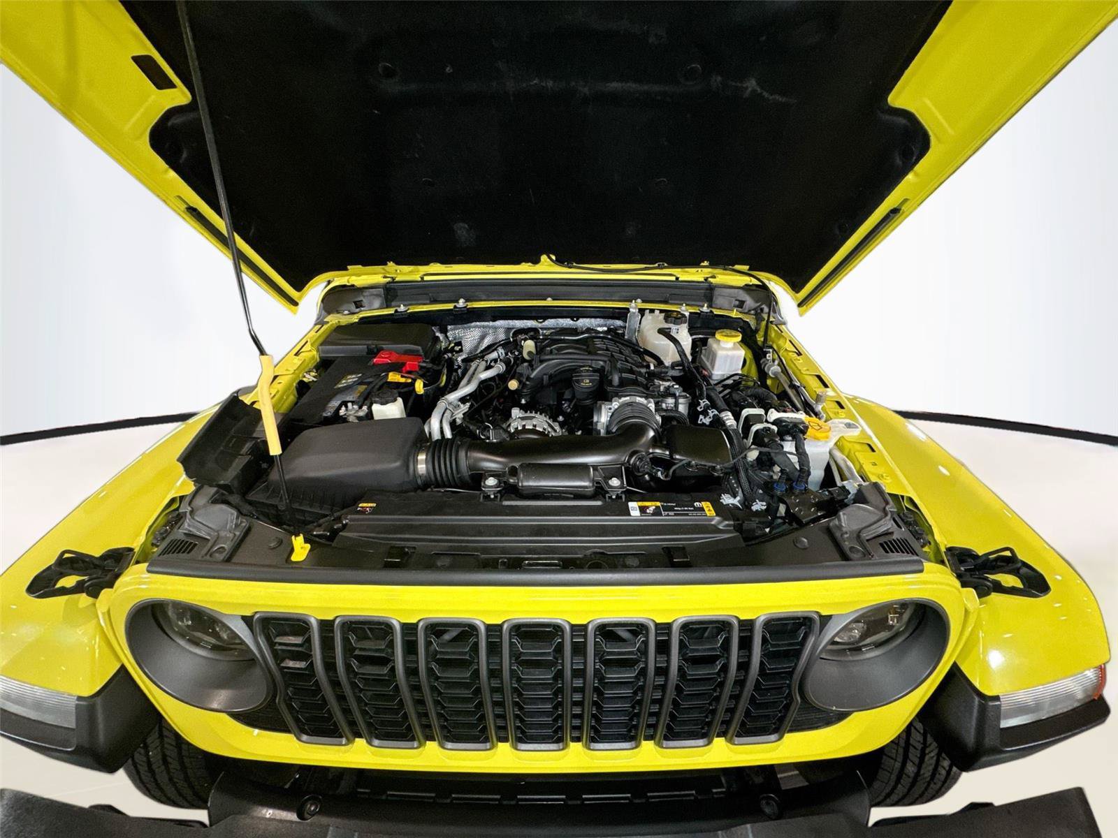Used 2024 Jeep Gladiator Sport AWD/4WD image 26