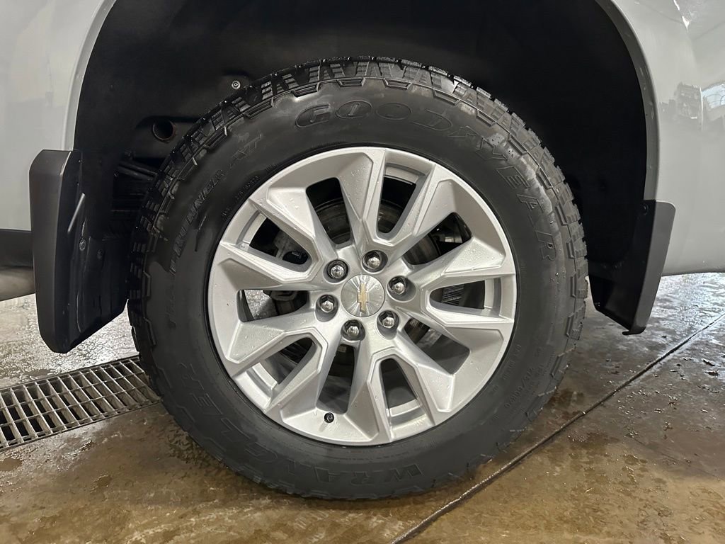 Used 2024 Chevrolet Silverado 1500 Custom AWD/4WD image 37