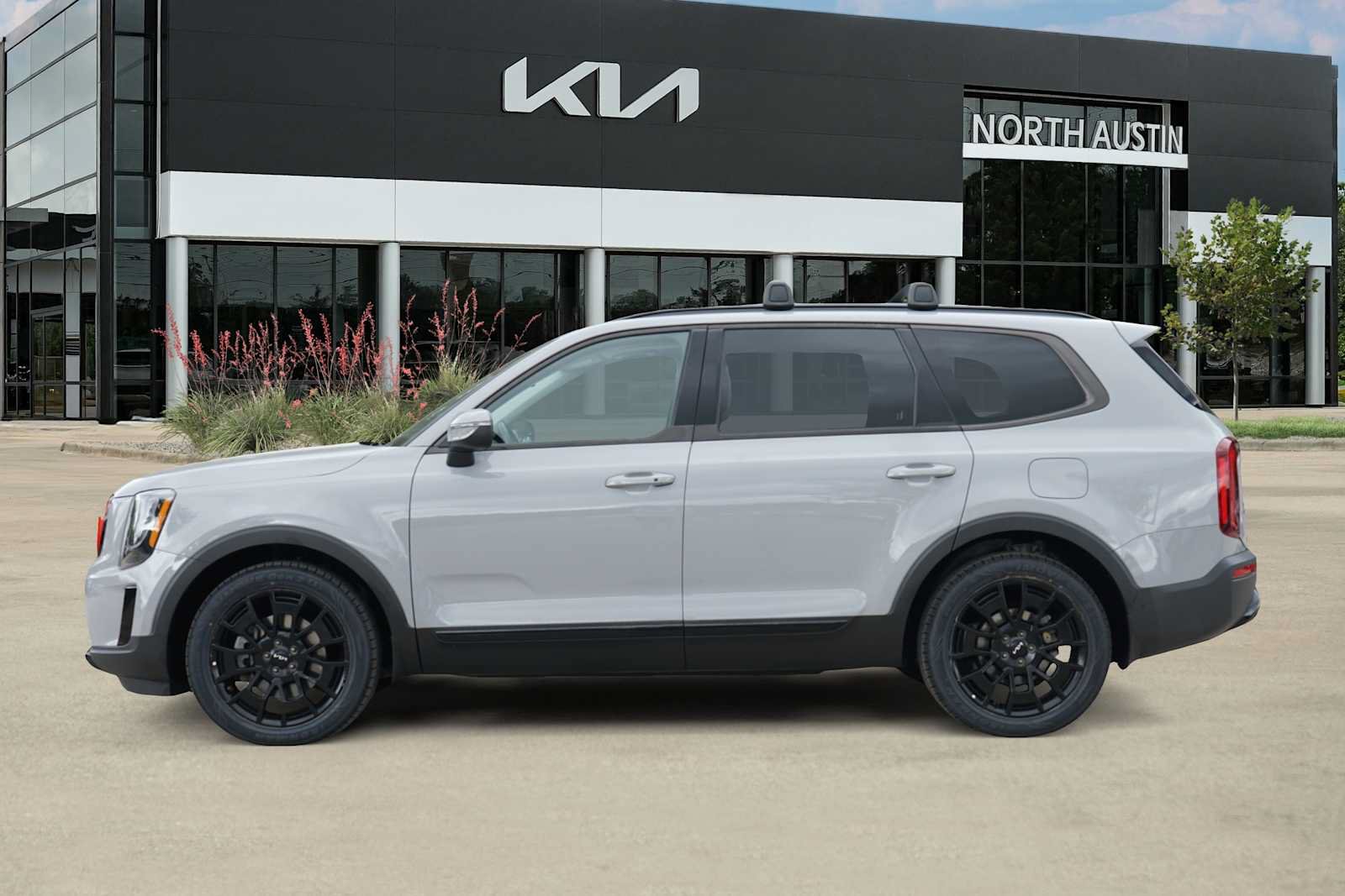 Certified 2022 Kia Telluride EX w/ EX Premium Package AWD/4WD image 3