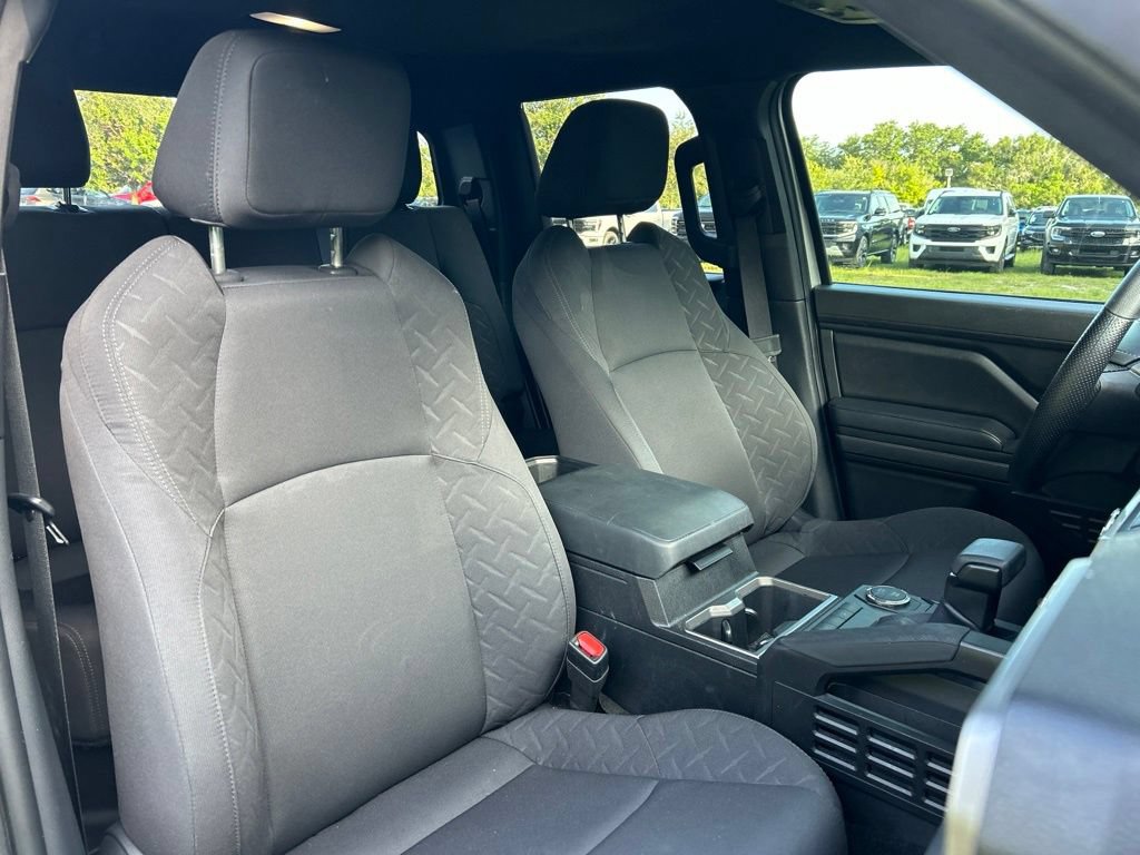 Used 2025 Toyota Tacoma SR5 RWD image 41