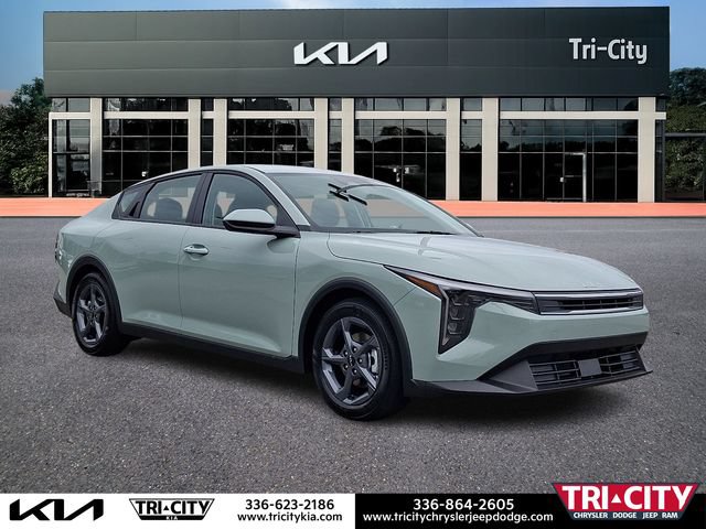 New 2026 Kia K4 FWD image 1