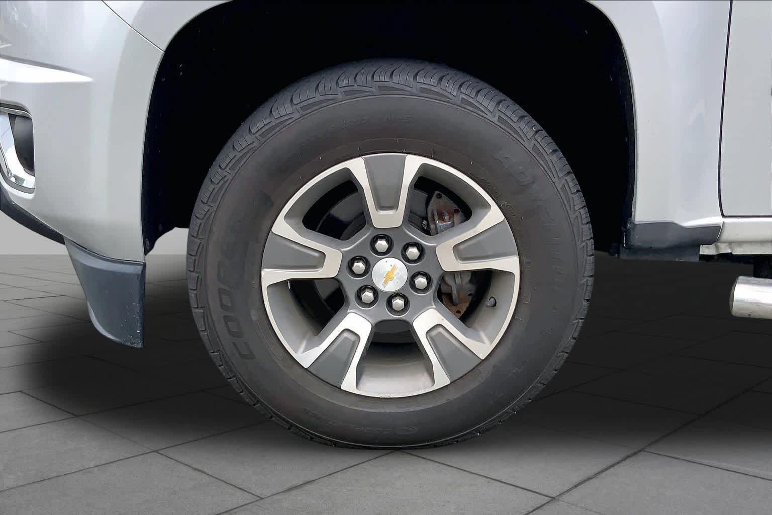 Used 2016 Chevrolet Colorado Z71 AWD/4WD image 11