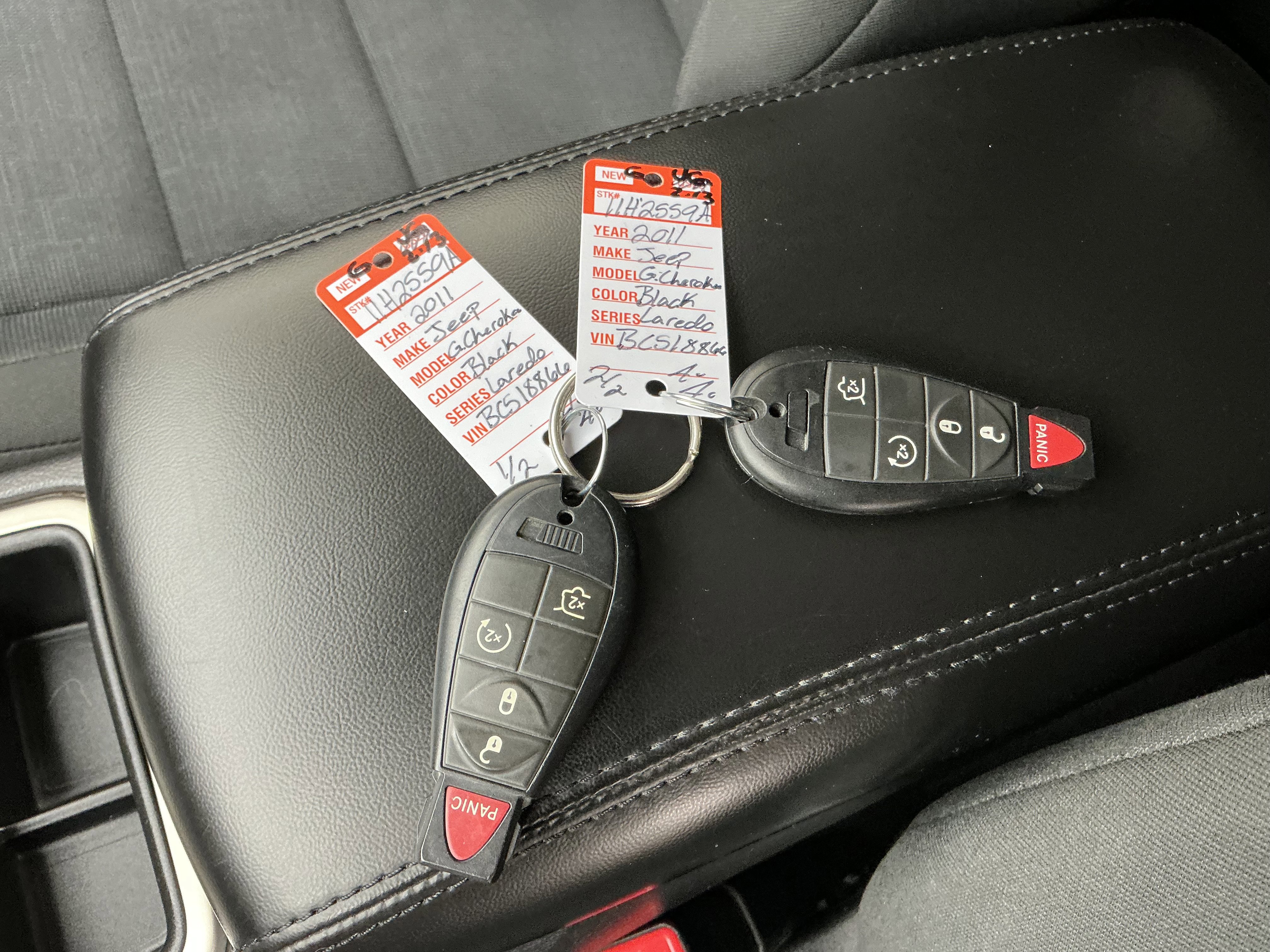 Used 2011 Jeep Grand Cherokee Laredo w/ Security & Convenience Group image 7