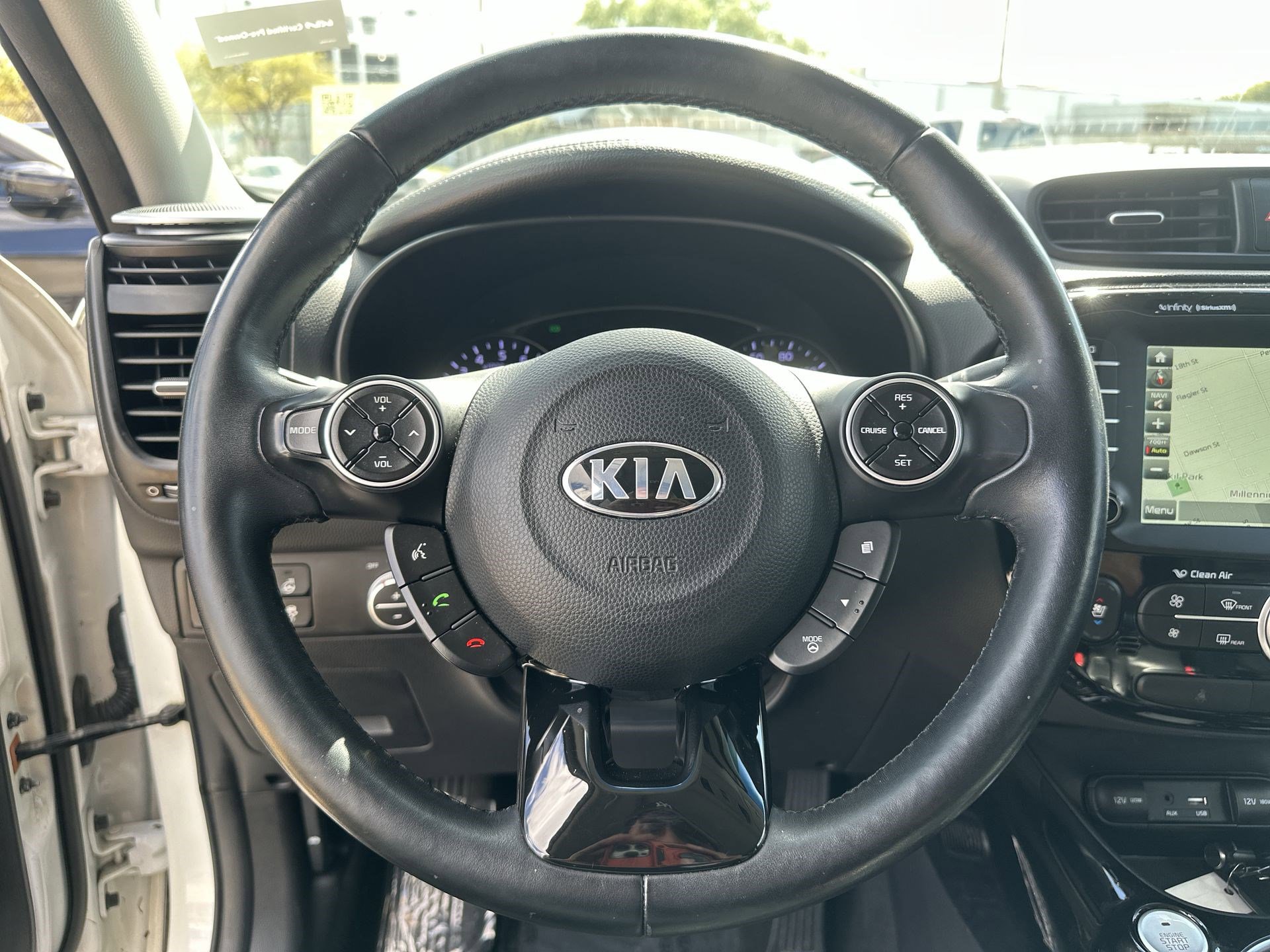 Used 2016 Kia Soul ! w/ Premium Package image 11