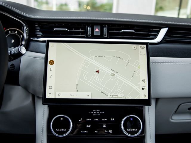 New 2025 Jaguar F-PACE R-Dynamic S image 18